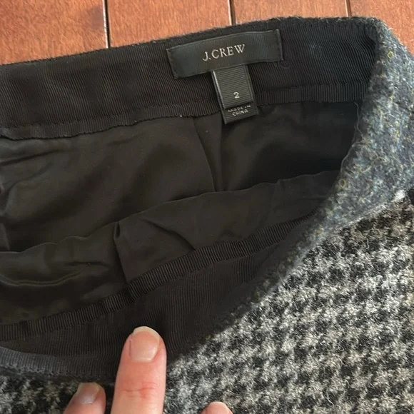 J. Crew Women's Black and Gray Herringbone Print Pencil Skirt Size 2 - Picture 6 of 7